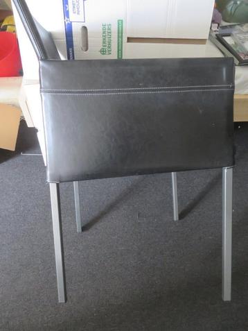 eetkamer stoelen beschikbaar voor biedingen