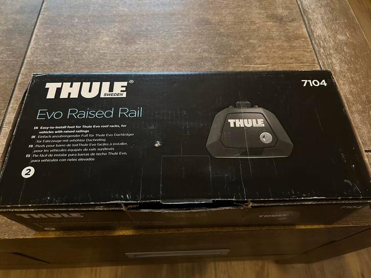 Thule Evo Raised Rail 7104 Voetenset, Auto diversen, Dakdragers, Zo goed als nieuw, Ophalen