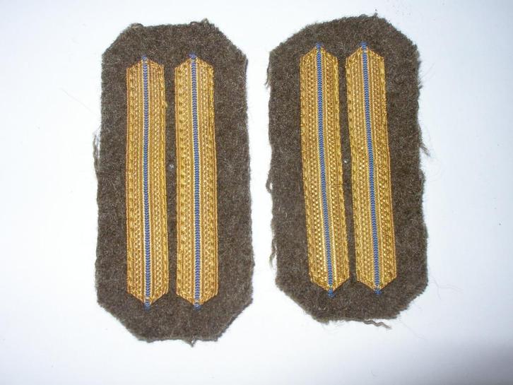 Twee oude emblemen voor overjas, Verzamelen, Militaria | Algemeen, Landmacht, Embleem of Badge, Nederland, Ophalen of Verzenden