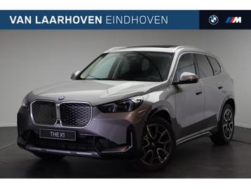 BMW iX1 eDrive20 xLine / Panoramadak / Trekhaak / Sportstoel beschikbaar voor biedingen