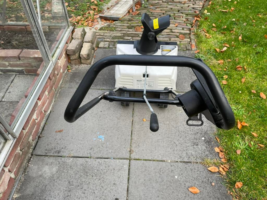 Electrische sneeuwveger, Ophalen