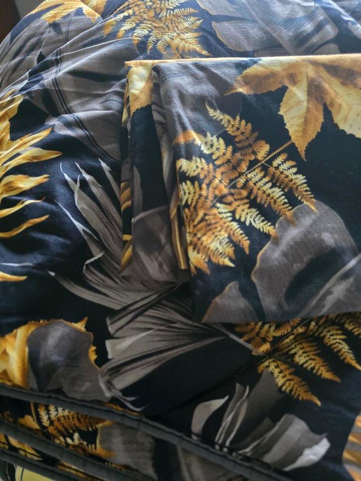 Zeer nette Zelesta Dekbedden + hoezen 140X200, Huis en Inrichting, Slaapkamer | Beddengoed, Gebruikt, Deken of Dekbed, Eenpersoons