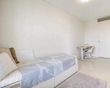 Ikea Flekke daybed with mattresses and side table beschikbaar voor biedingen