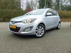 Hyundai I20 1.2i i-Deal, Auto's, Hyundai, Te koop, Zilver of Grijs, Airconditioning, Benzine