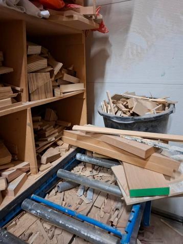 Schoon afval hout  ! beschikbaar voor biedingen