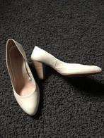 Pumps, Kleding | Dames, Beige, Ophalen of Verzenden, Zo goed als nieuw, Pumps