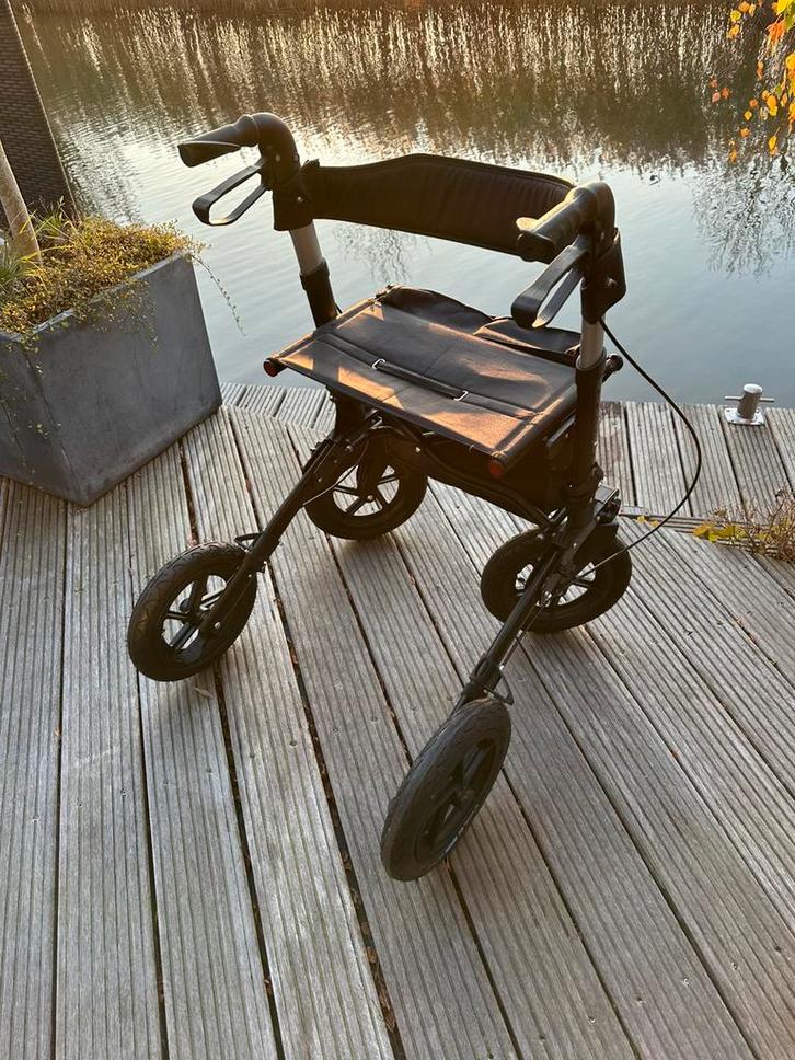 Rollator lichtgewicht, opvouwbaar, afneembare tas., Diversen, Rollators, Zo goed als nieuw, Lichtgewicht, Opvouwbaar, Ophalen