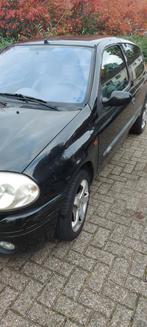 Renault Clio 1.6 16V 3DR 2000 Zwart, Auto's, Voorwielaandrijving, 970 kg, 535 kg, Beige