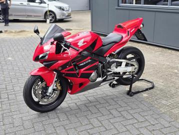Honda Sport CBR 600RR nieuwe banden beschikbaar voor biedingen