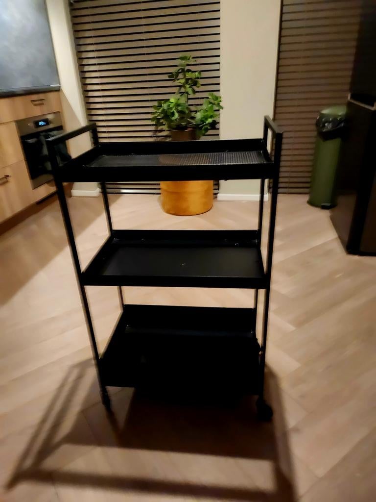 Stellingkast zwart te koop in zeer goede staat., Ophalen of Verzenden, Zo goed als nieuw