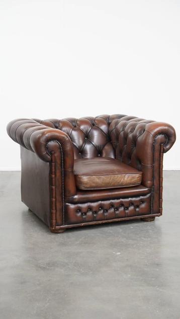 Luxe donkerbruine Engelse rundleren chesterfield fauteuil beschikbaar voor biedingen