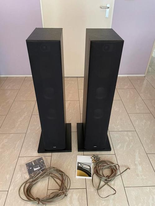 B&W 683 - 4 drive - kabels - voeten - spike - boek ., Audio, Tv en Foto, Luidsprekers, Zo goed als nieuw, Front, Rear of Stereo speakers