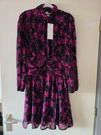 Nieuwe jurk flamant rose L zwart roze, Kleding | Dames, Jurken, Ophalen of Verzenden, Nieuw, Roze, Onder de knie