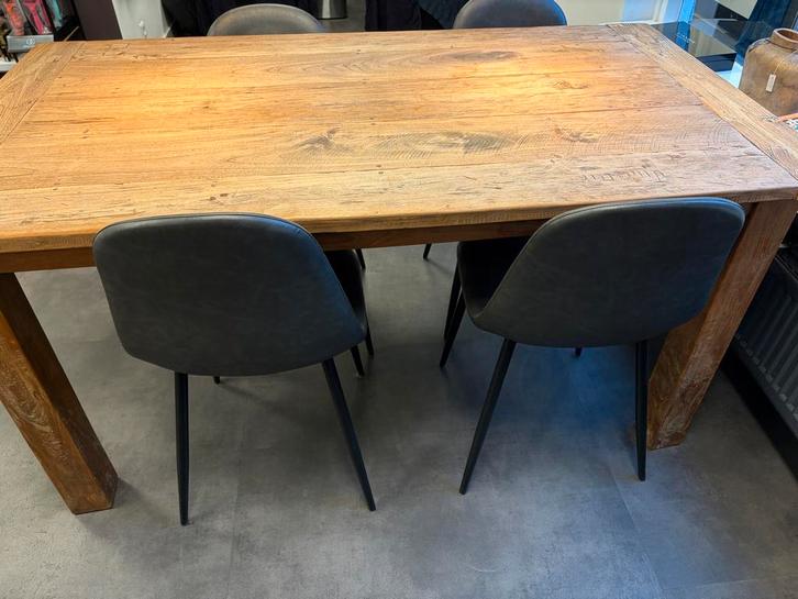 Stoere houten tafel met stoelen, Huis en Inrichting, Tafels | Eettafels, Gebruikt, 100 tot 150 cm, 150 tot 200 cm, Vier personen
