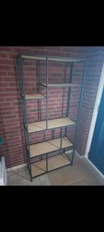 Stoere zwarte industriële wandkast met houten plankjes, Ophalen of Verzenden, Zo goed als nieuw