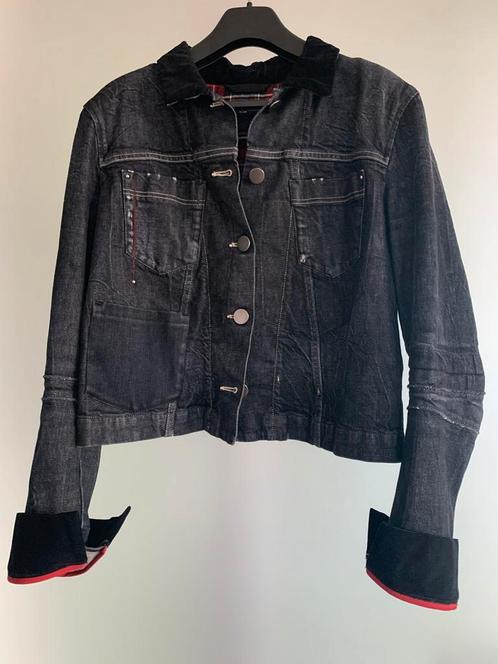 High Use, zwart spijkerjasje, maat D42, Kleding | Dames, Jasjes, Kostuums en Pakken, Zo goed als nieuw, Jasje, Maat 42/44 (L)