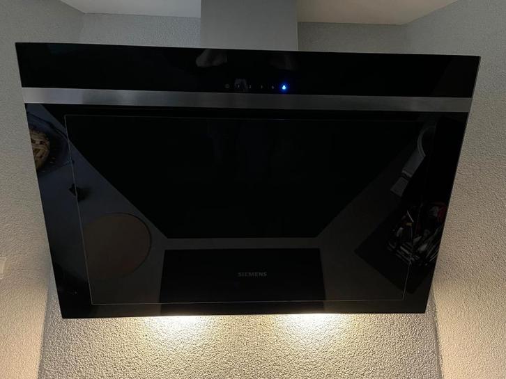 Siemens afzuigkap - 80cm schuin, Witgoed en Apparatuur, Afzuigkappen, Zo goed als nieuw, Vrijstaand, Wandschouwkap, 400 tot 600 m³ per uur