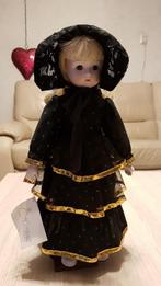 Porceleinen pop, Heritage dolls, 40 cm h x 20 cm b, Verzamelen, Poppen, Ophalen of Verzenden, Zo goed als nieuw, Pop