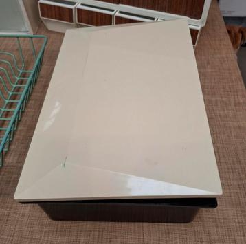 Vintage bakelieten badkamer-medicijn kastje beschikbaar voor biedingen