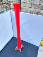 Rode smalle hoge vaas, Huis en Inrichting, Woonaccessoires | Vazen, Ophalen