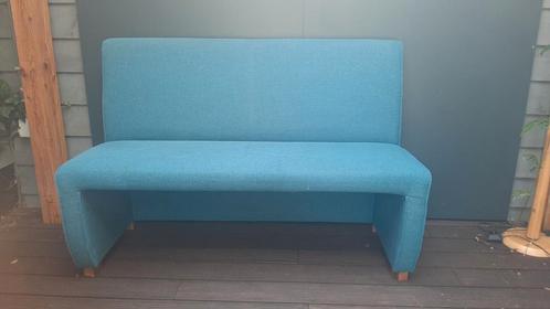 Stoffen 2 zits bank, Huis en Inrichting, Banken | Bankstellen, Gebruikt, Rechte bank, Tweepersoons, Minder dan 150 cm, Minder dan 75 cm