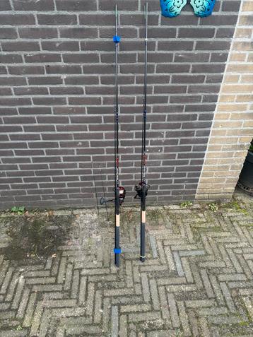 2  Ultimate Feeder Hengels met Molens - Zo Goed Als Nieuw! beschikbaar voor biedingen