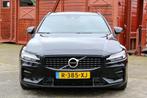 Volvo V60 B4 197pk Geartronic Mild Hybrid 2022 Zwart, Auto's, Te koop, Geïmporteerd, 5 stoelen, Benzine