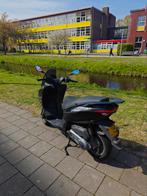 Scooter sxr50 2022, Fietsen en Brommers, Scooters | Aprilia, Ophalen, Overige modellen, Zo goed als nieuw, Benzine