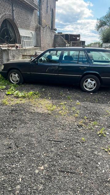 W124.  Mercedes Station van 1995 beschikbaar voor biedingen