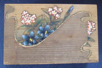 Art nouveau kistje beschikbaar voor biedingen