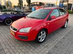 Ford Focus 1.6 74KW 5D AUT 2006 Rood, Auto's, Stof, Zwart, 4 cilinders, 100 pk