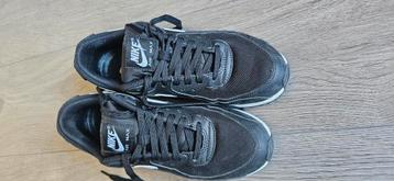 Zwarte nike air max beschikbaar voor biedingen