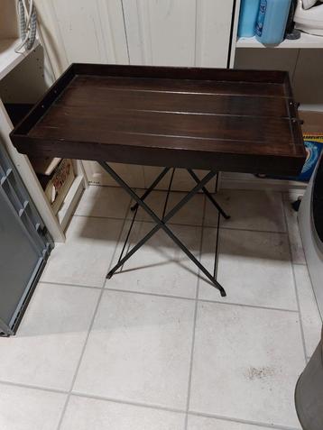 Bijzettafel/Butlertray/dienblad op gietijzer frame beschikbaar voor biedingen