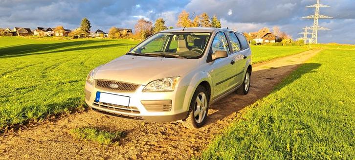 Ford Focus Turnier benzine met 99.048 km en onderhoudsboekje, Auto's, Ford, Particulier, Focus, ABS, Airbags, Airconditioning