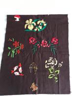 Borduurlap met diverse technieken en materialen uit ca. 1940, Ophalen of Verzenden