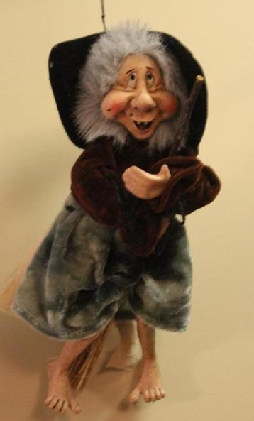 Lachende Heks    29 cm  90837 beschikbaar voor biedingen