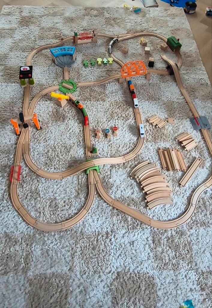 Uitgebreide Treinset Ikea + Brio, Kinderen en Baby's, Speelgoed | Houten speelgoed, Gebruikt, Overige typen, Ophalen