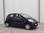 Peugeot 107 1.0 12V 5DR 2010 Zwart, Auto's, Peugeot, Voorwielaandrijving, Stof, Zwart, 4 stoelen