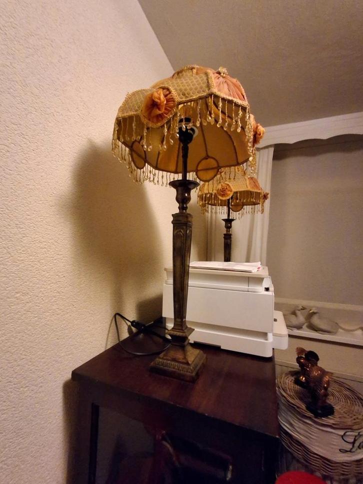 Vintage Tafellamp met Bloemendetails, Antiek en Kunst, Antiek | Lampen, Ophalen