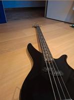 Yamaha Bass + hoes (bieden/ruil), Muziek en Instrumenten, Snaarinstrumenten | Gitaren | Bas, Ophalen of Verzenden, Zo goed als nieuw