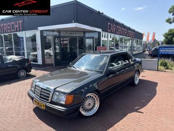 Mercedes-benz 200-500 (W124) 300 E automaat |  tekst lezen | beschikbaar voor biedingen