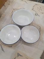 Te koop 3 emaille schalen wit met blauw randje, Antiek en Kunst, Antiek | Servies los, Ophalen of Verzenden