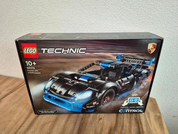 Lego Technic 42176 Technic Porsche GT4 e-Performance  beschikbaar voor biedingen