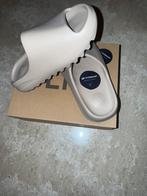 Yeezy slides, Kleding | Dames, Schoenen, Slippers, Adidas, Beige, Ophalen of Verzenden