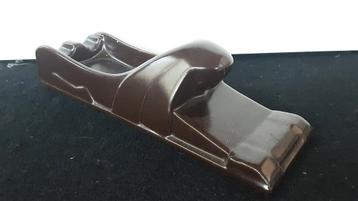 Theo vos liggende sfinks beschikbaar voor biedingen