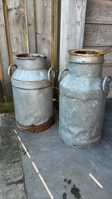 2 melkkannen beschikbaar voor biedingen