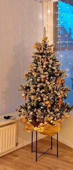 Kerstboom Fiss - 150 cm Hoog - 93 cm Breed - Groen + Sneeuw, Diversen, Ophalen, Zo goed als nieuw