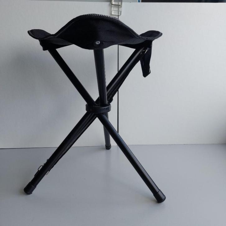 Zitkrukje op driepoot, inklapbaar en makkelijk meenemen, Diversen, Verpleegmiddelen, Zo goed als nieuw, Ophalen of Verzenden