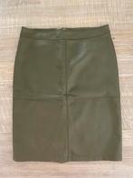 Mooie groene leerlook rok, in goede staat, maat M, Kleding | Dames, Rokken, Maat 38/40 (M), Vila, Ophalen of Verzenden, Zo goed als nieuw