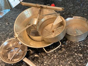 Vintage Mouli Julienne Passe-vite Set beschikbaar voor biedingen